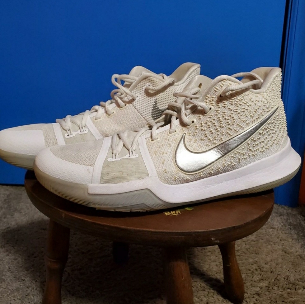 Nike Kyrie White Chrome Good Condition